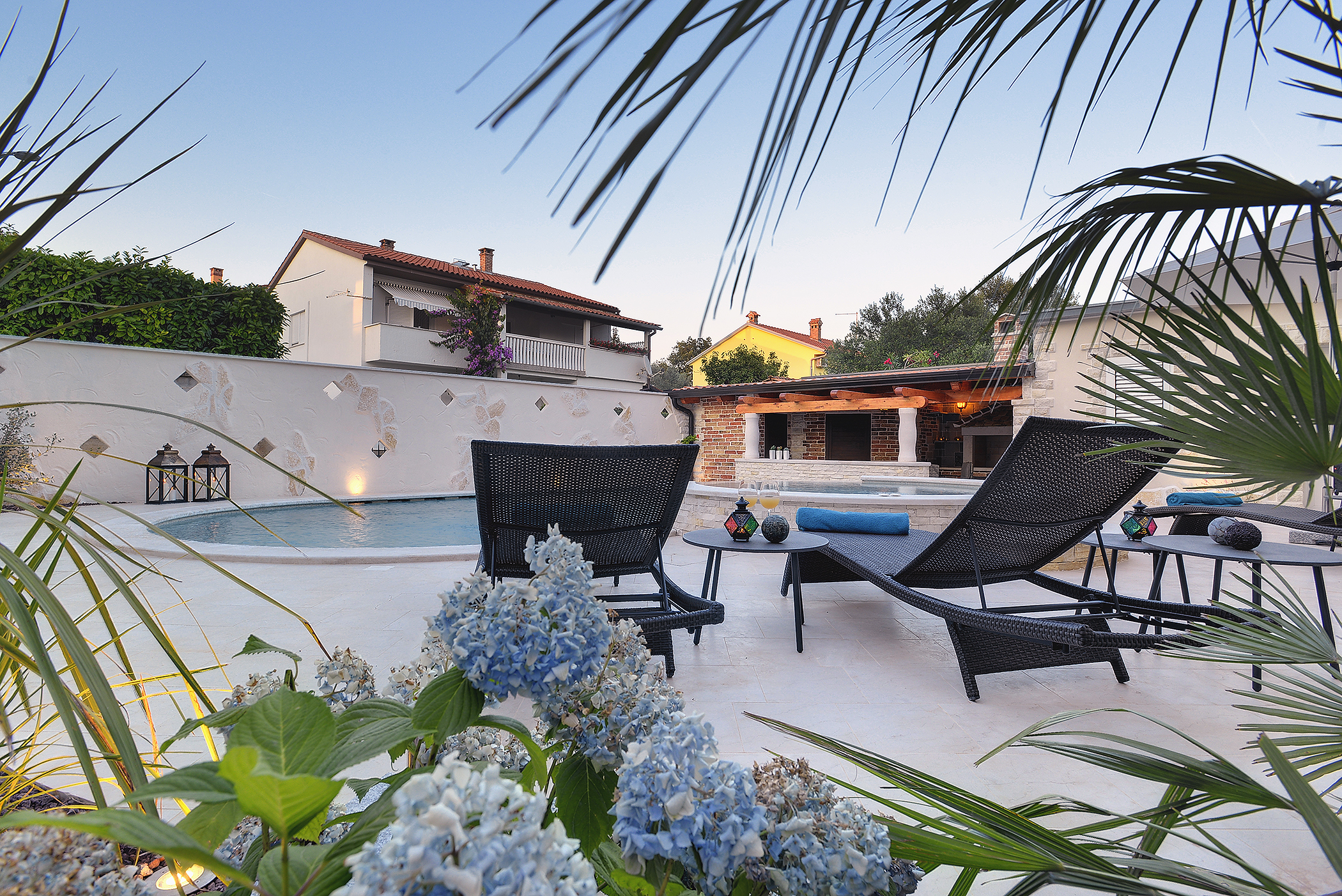 Sehr elegant  Villa  in Medulin mit Pool und Hydromassage