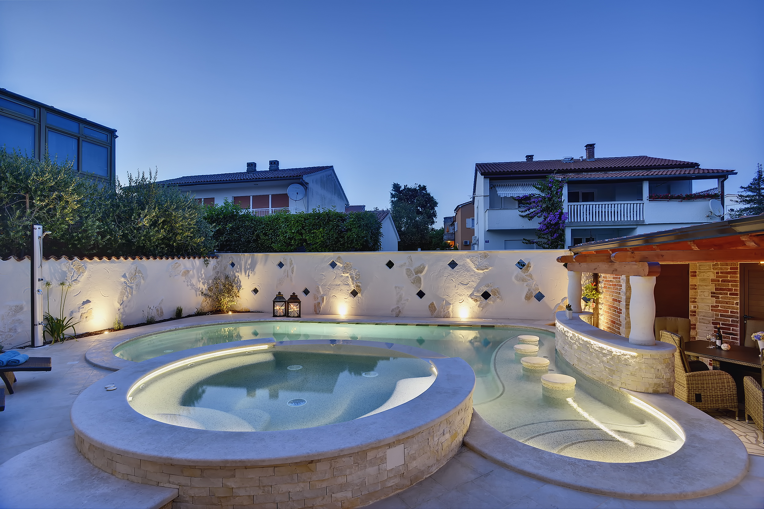 Sehr elegant  Villa  in Medulin mit Pool und Hydromassage