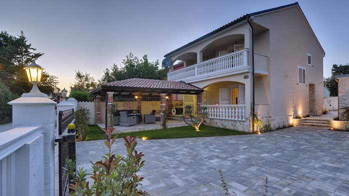 Very elegant and modern villa with pool with whirpool, in Medulin, 3
