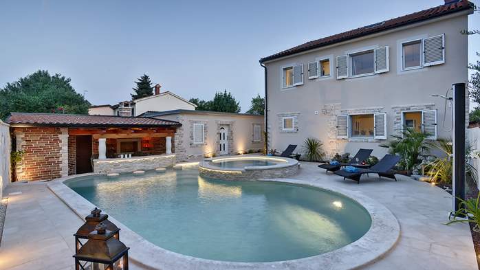 Sehr elegant  Villa  in Medulin mit Pool und Hydromassage, 5