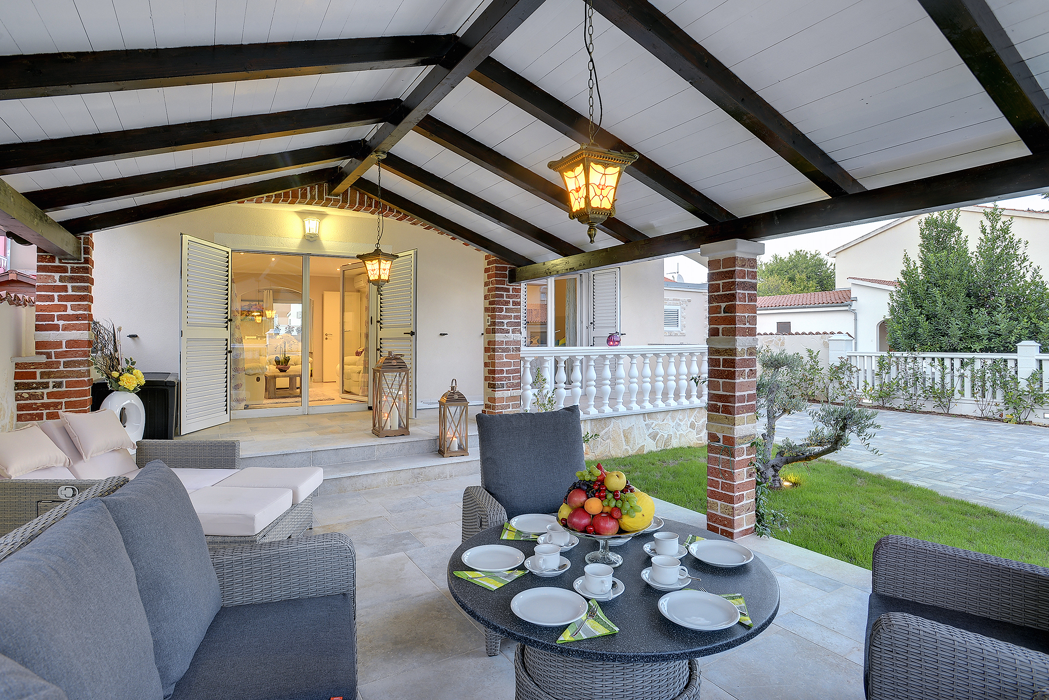 Sehr elegant  Villa  in Medulin mit Pool und Hydromassage