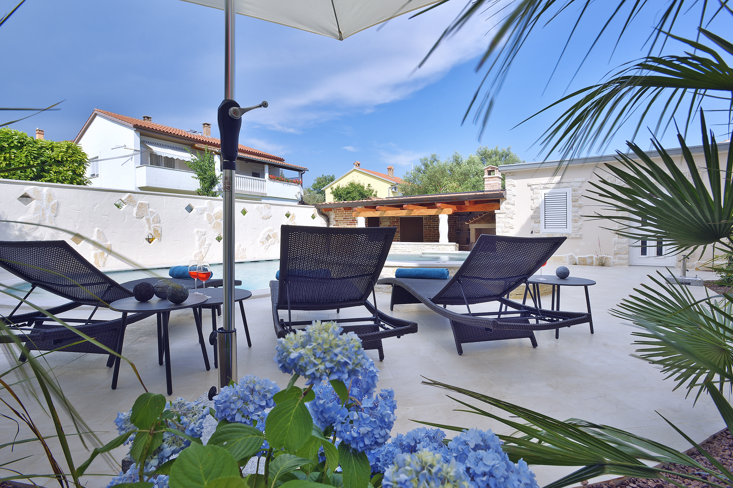 Sehr elegant  Villa  in Medulin mit Pool und Hydromassage