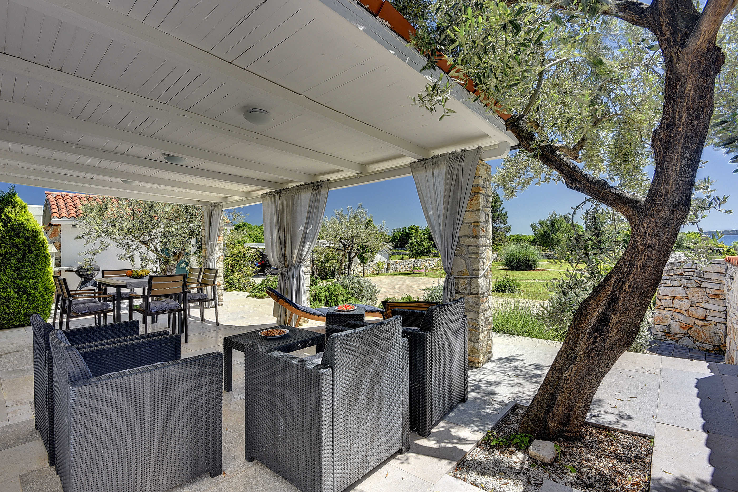 Irresistibile casa al mare a Peroj dal design moderno e WiFi