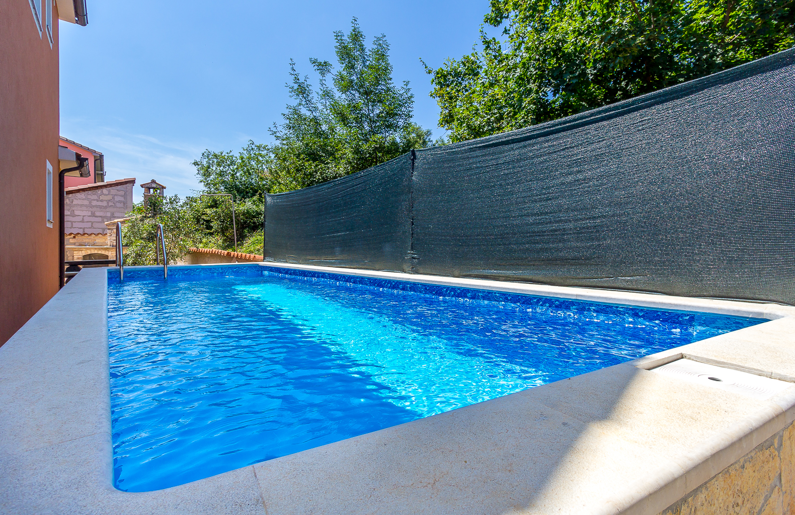 Alloggio confortevole per 12 persone, casa con piscina, Ližnjan