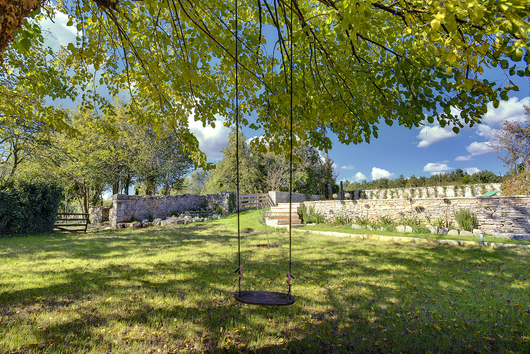 Rustic villa on 3 floors with sun terrace, pool with sea water