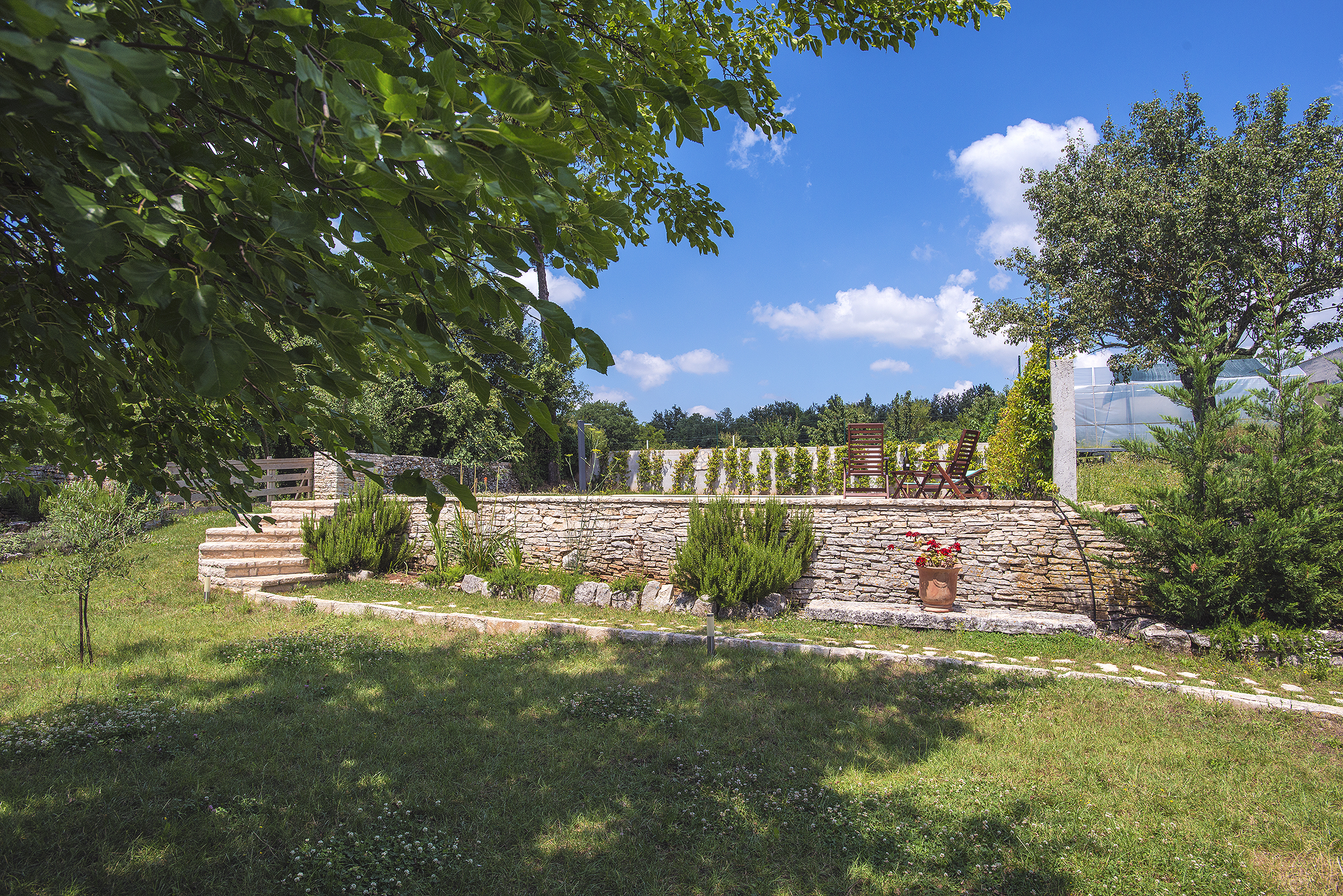 Rustic villa on 3 floors with sun terrace, pool with sea water