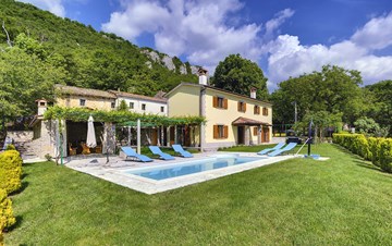 Villa für 10 personen in ruhiger Lage, Pool mit Whirlpool, WiFi