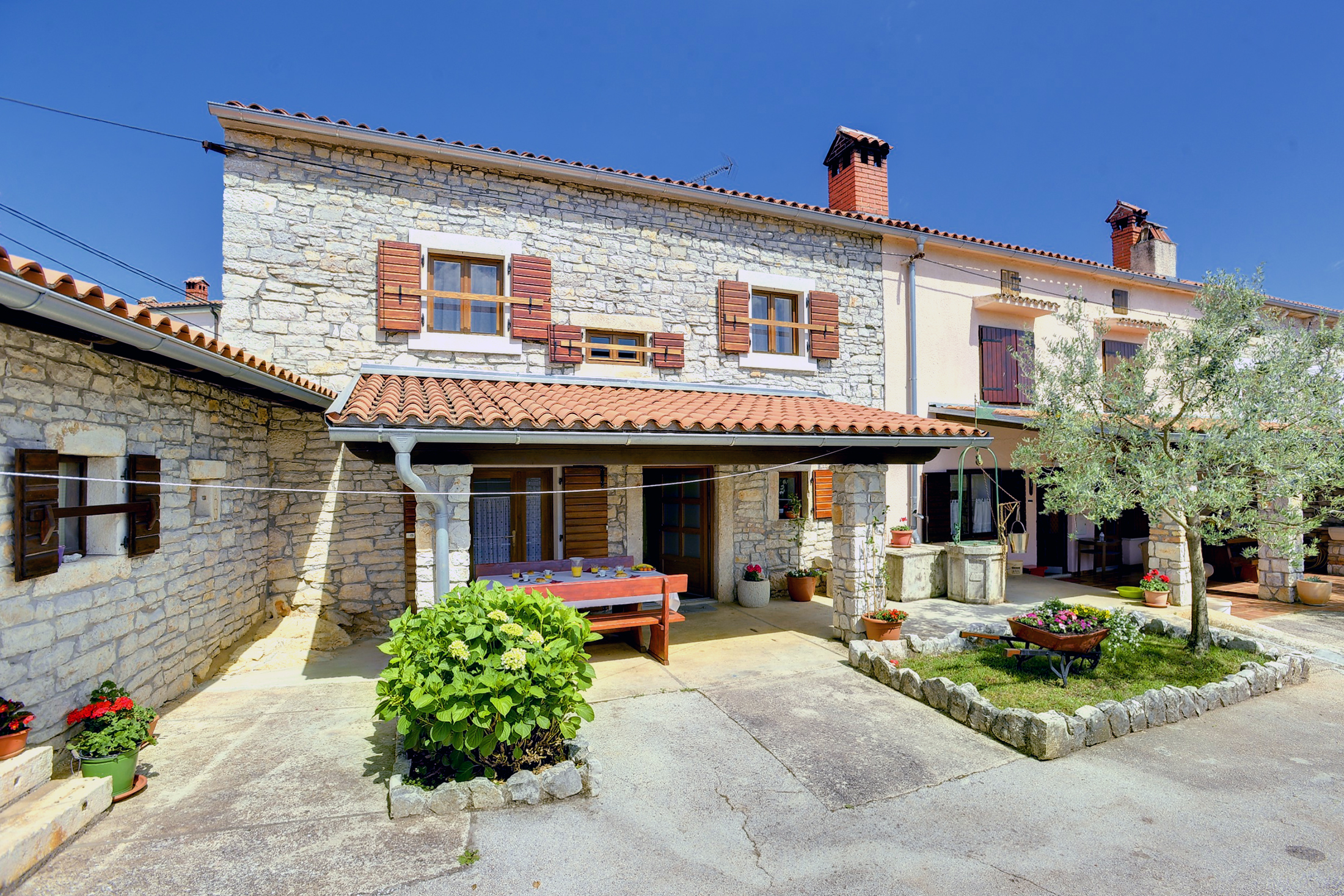 Graziosa casa in località rustica con terrazza coperta e barbecue