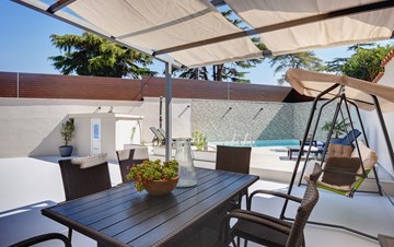 Villa in Pula, for 6 persons, offers a private salt water pool
