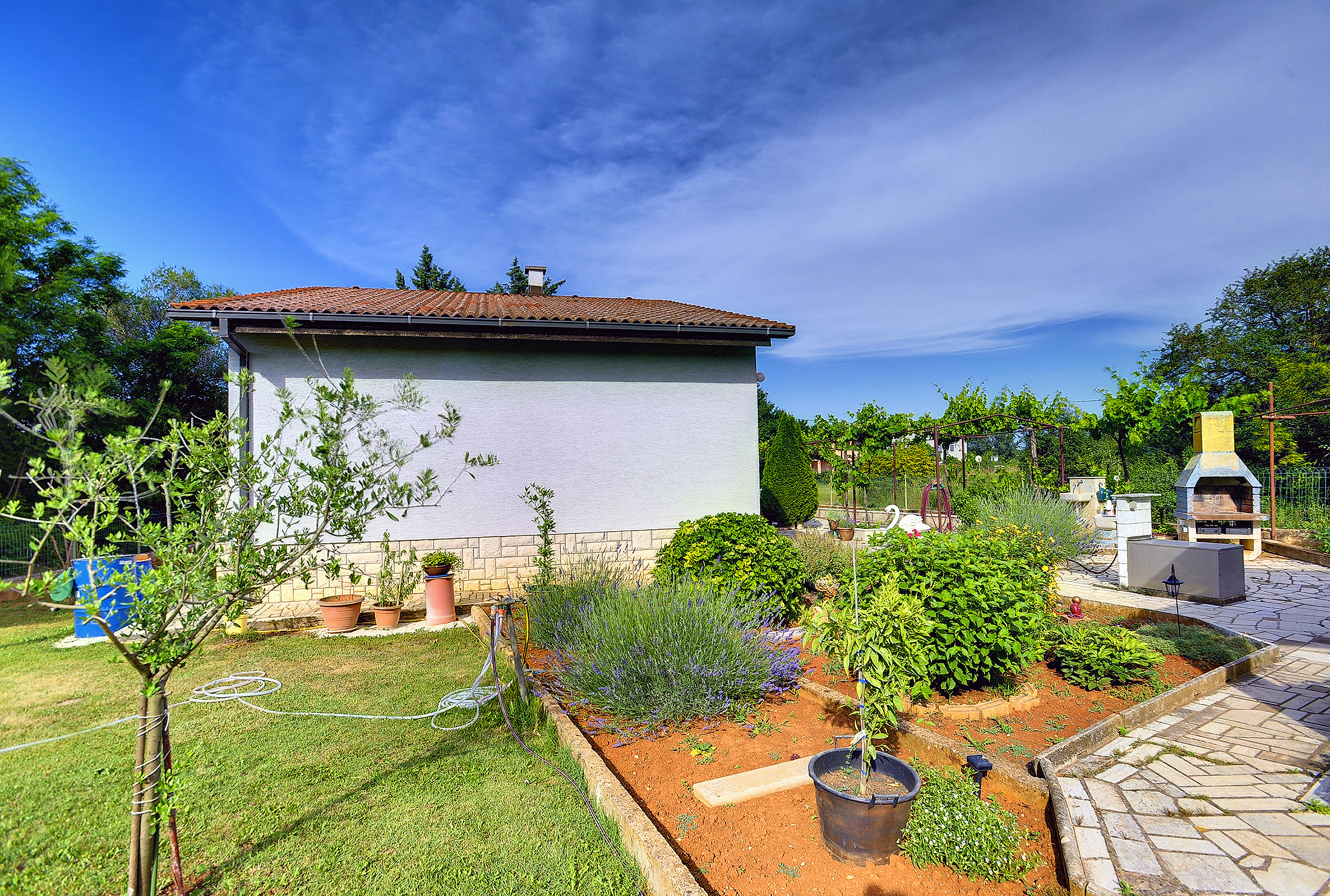 Unique and vintage detached house in Pula, with parking, BBQ,WiFi