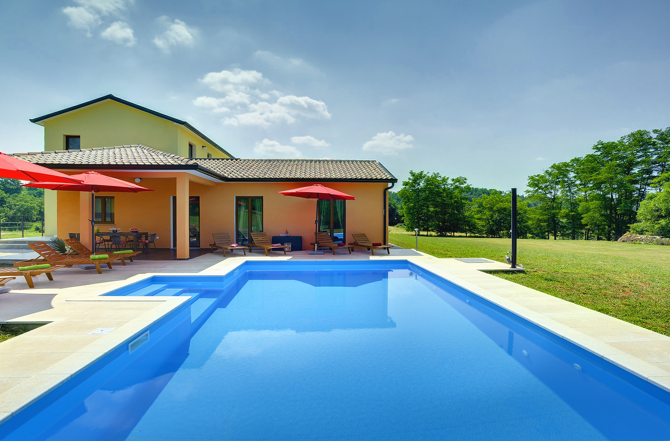 Classy and elegant villa on a large estate for up to 6 persons