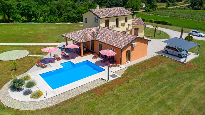 Classy and elegant villa on a large estate for up to 6 persons, 2