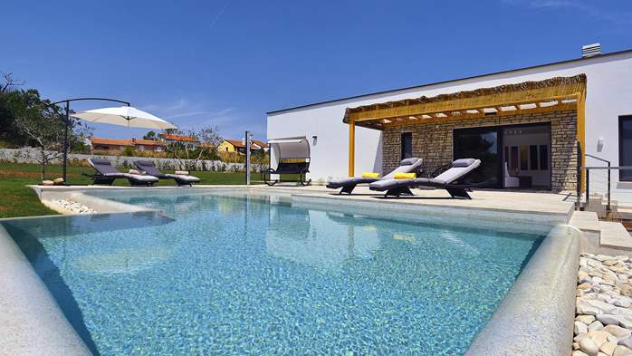 Exquisite design 3 bedroom Villa with swimming pool, garden, WIFI, 3