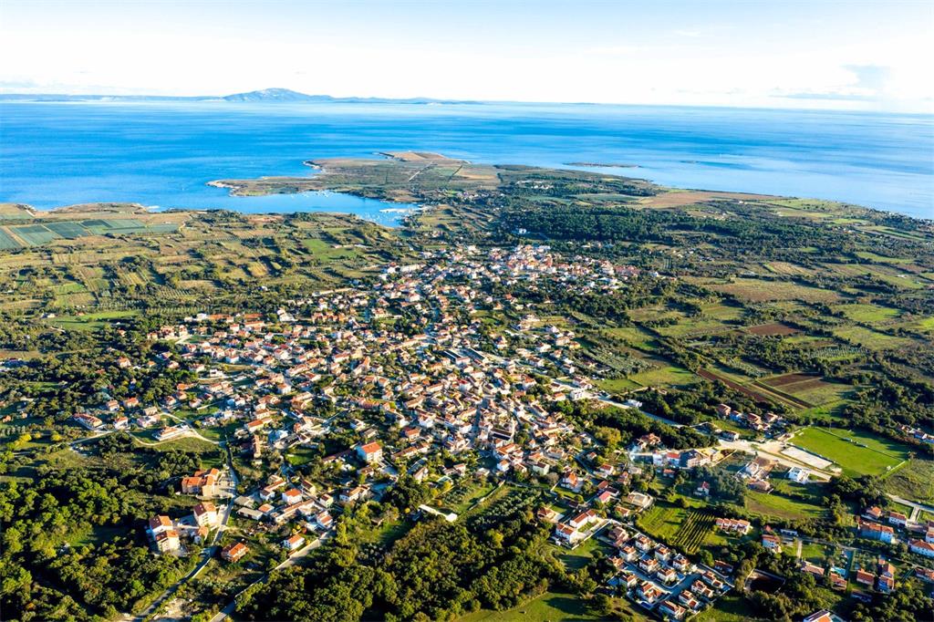 Vacation time in the village of Ližnjan