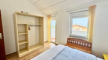 Spacious two storey apartment in Premantura, sea view balcony, 18