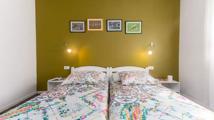 Apartment with 2 bedrooms, balcony, air condition, SAT-TV, WiFi, 6