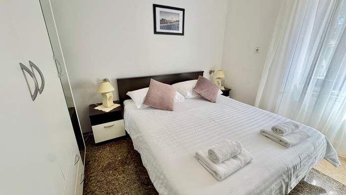 Apartment with shared pool, terrace, barbecue for 9 persons, 16