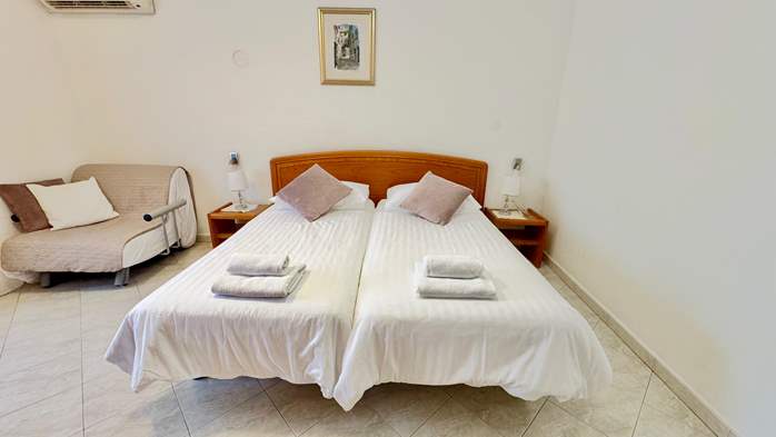 Apartment with shared pool, terrace, barbecue for 9 persons, 20