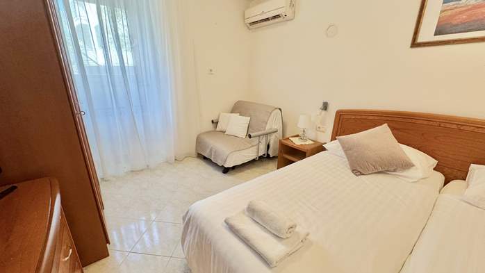 Apartment with shared pool, terrace, barbecue for 9 persons, 22