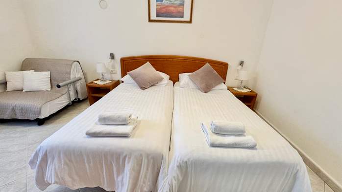 Apartment with shared pool, terrace, barbecue for 9 persons, 9