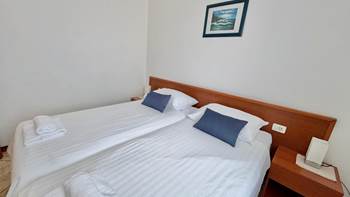 Apartment mit 2 Schlafzimmern, gemeinsamen Außenpool und Balkon, 12