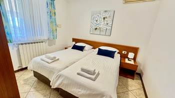 Apartment mit 2 Schlafzimmern, gemeinsamen Außenpool und Balkon, 6