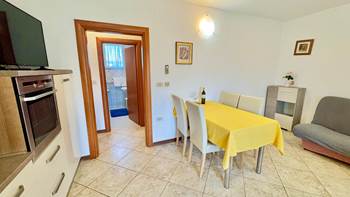 Apartment mit Blick auf einen gemeinsamen Außenpool mit zwei SZ, 1