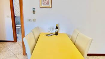 Apartment mit Blick auf einen gemeinsamen Außenpool mit zwei SZ, 3