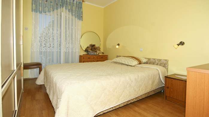 Two bedrooms in the apartment with private balcony for 4 persons, 5