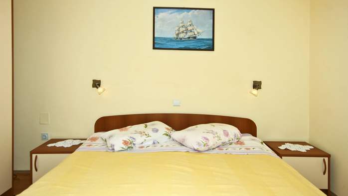 Two bedrooms in the apartment with private balcony for 4 persons, 6