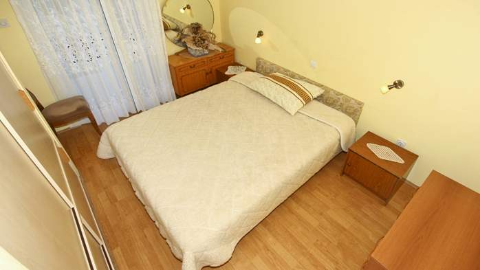 Two bedrooms in the apartment with private balcony for 4 persons, 8