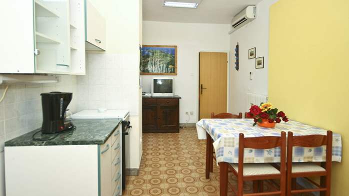Apartment with balcony and two bedrooms for 5 persons, Internet, 1
