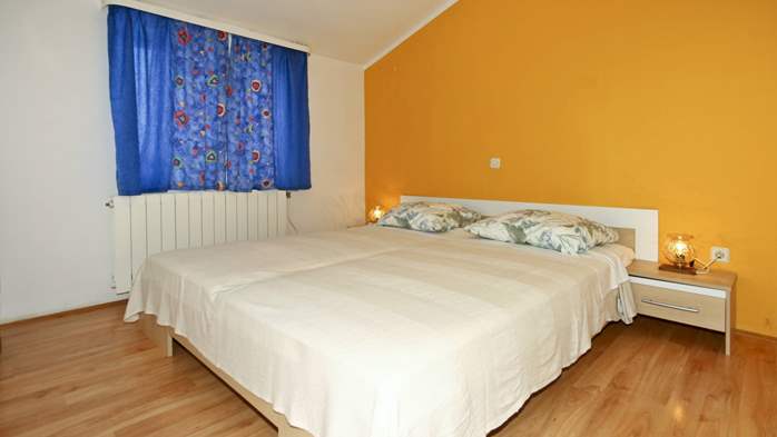 Apartment with balcony and two bedrooms for 5 persons, Internet, 4