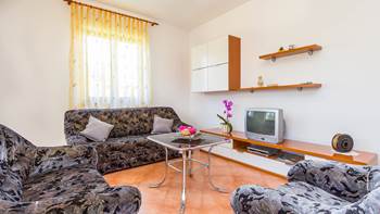 Nice apartment for 2-4 persons with terrace, parking, free WiFi, 2