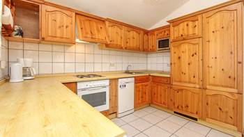 Apartment for 5 persons with two bedrooms and a shared pool, 4