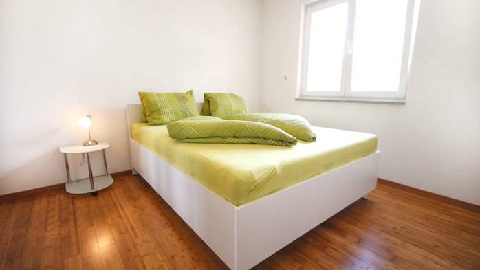 Captivating air conditioned apartment with WiFi and balcony, 8