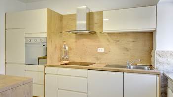 Deluxe apartment in Pula, with free WiFi, SAT-TV, air condition, 5