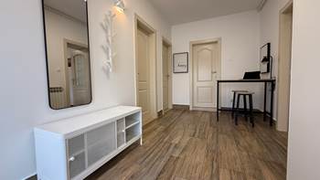 Deluxe apartment in Pula, with free WiFi, SAT-TV, air condition, 6