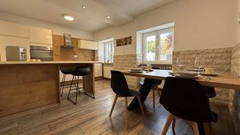 Deluxe apartment in Pula, with free WiFi, SAT-TV, air condition, 5