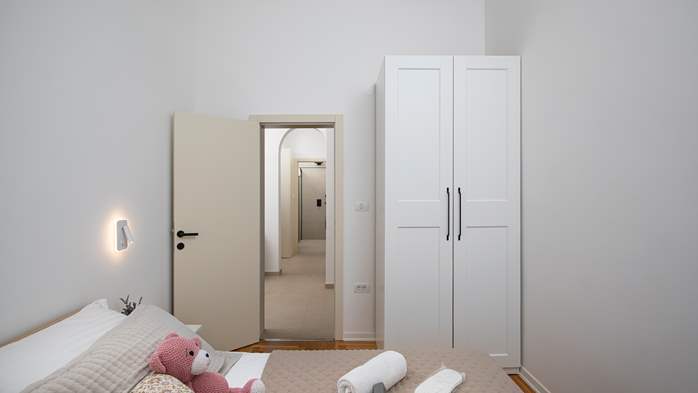 Prostrani apartman Viktoria na odličnoj lokaciji u Puli, 17