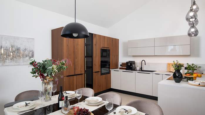 Prostrani apartman Viktoria na odličnoj lokaciji u Puli, 5