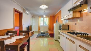 Apartment Orion with two colorful bedrooms and a private terrace, 2