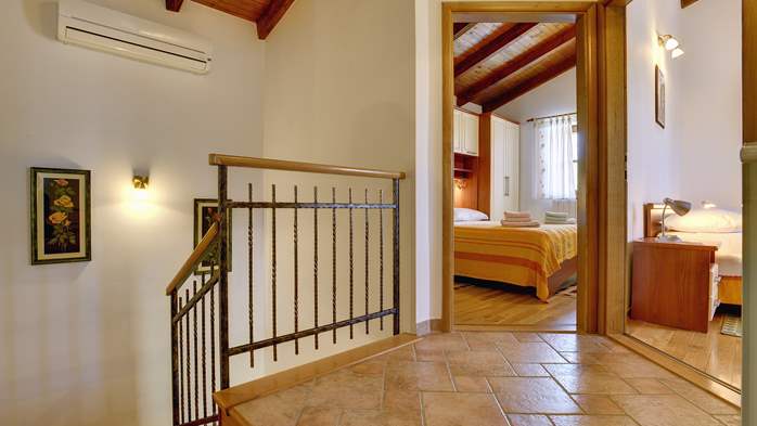 Charming villa for up to 8 persons, with pool and kids playground, 24