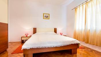 Apartment suitable for 2-4 persons with private terrace, one room, 6