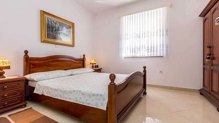 FeWo mit 2 Schlafzimmern,in einem schönen Dorf, WLAN,4-5 Personen, 6