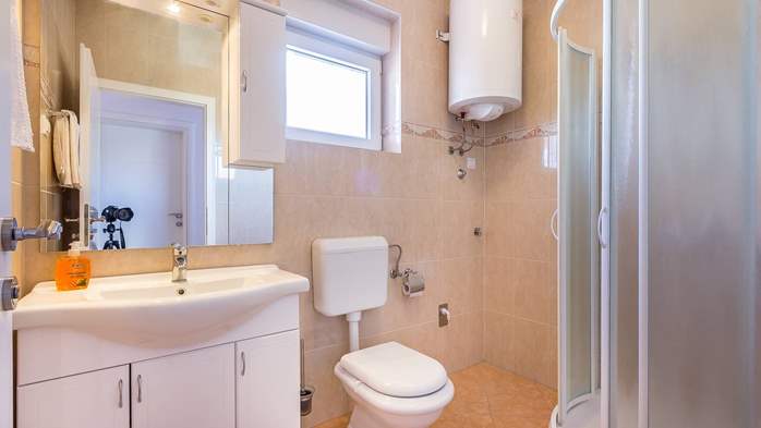 Erschwingliches Apartment für 5 Personen mit kostenfreiem WLAN, 8