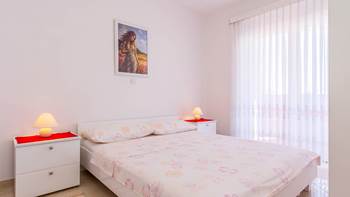 Air-conditioned, nice apartment with parking for 2-4 persons, 5