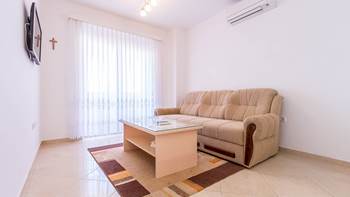 Air-conditioned, nice apartment with parking for 2-4 persons, 1