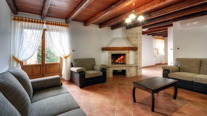 Classy villa with private pool, sauna, sun terrace, Wi-Fi, SAT-TV, 12