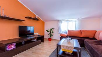 Nice apartment on the first floor of the house with a pool, WiFi, 2